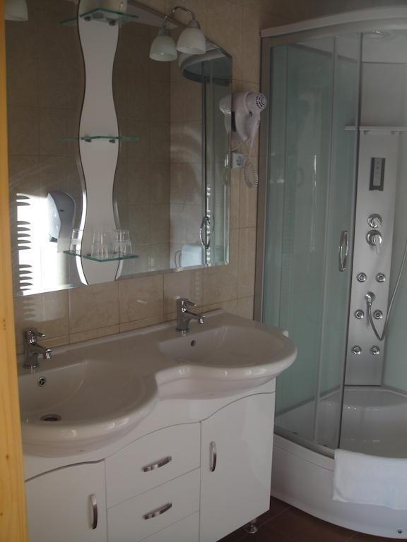 Paks Panzio Hotel Екстериор снимка